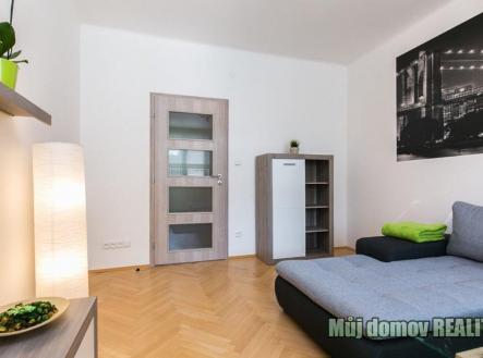 q7JK6s02Ohs.jpg | Pronájem bytu, 2+1, 61 m²