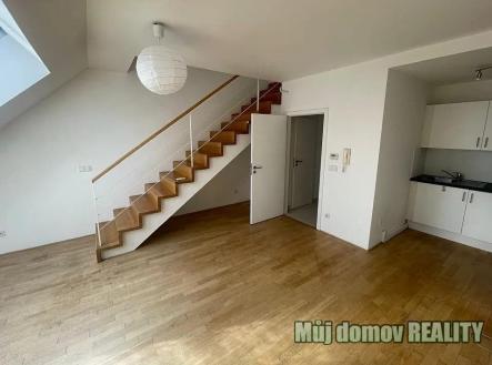 504720225_1451792379325254_257384506284221898_n.jpg | Prodej bytu, 2+kk, 72 m²