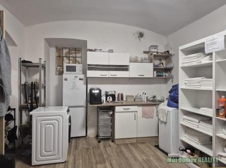 560047917_1567316504439507_834794596439296270_n.jpg | Pronájem - obchodní prostor, 150 m²