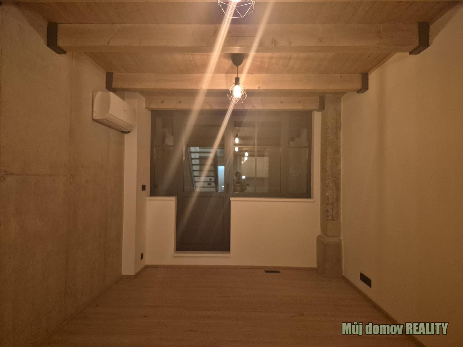 Obrázek WhatsApp, 2025-11-03 v 22.33.28_b6947013.jpg