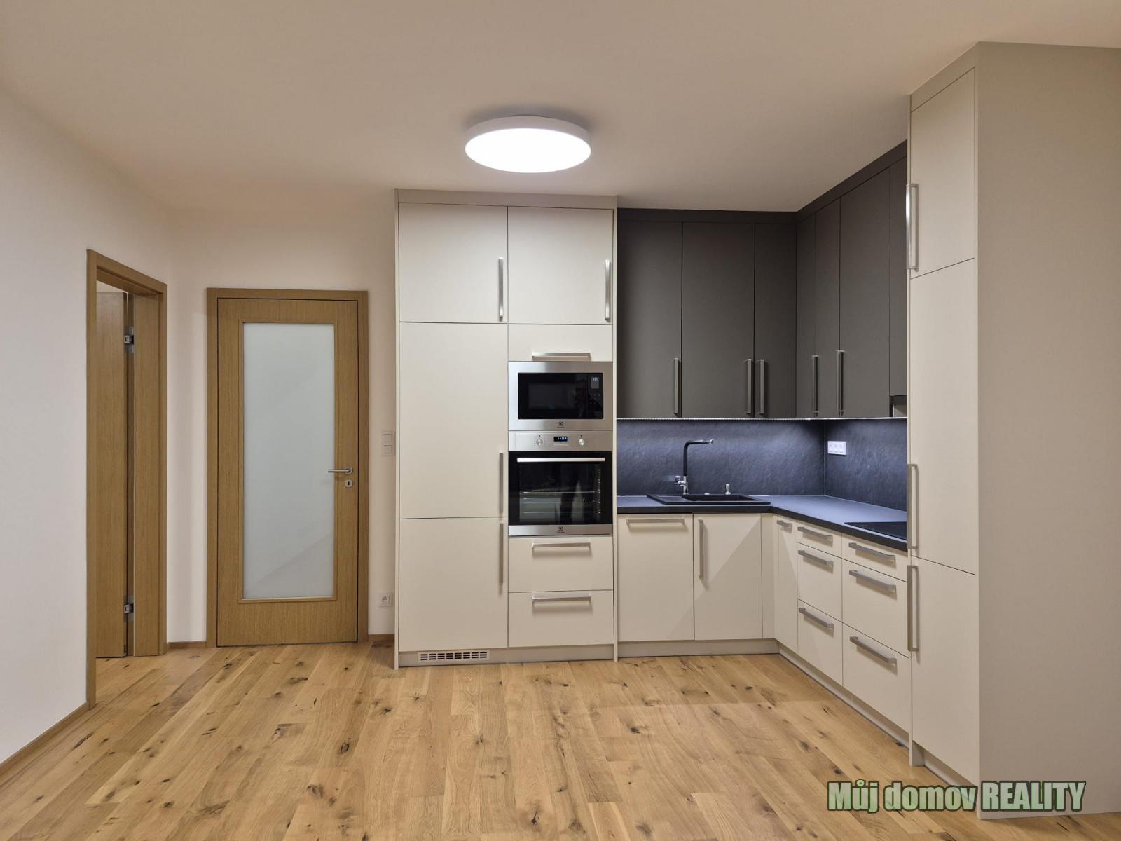 WhatsApp Image 2025-12-10 at 19.16.13 (6).jpeg