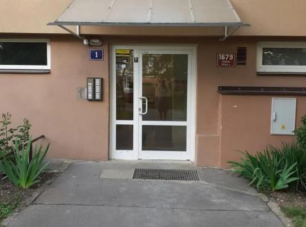 608904006_1621441335693690_7327701645361341649_n.jpg | Pronájem bytu, 1+kk, 33 m²