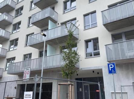 615590995_1627285371775953_7536480506459190833_n.jpg | Pronájem bytu, 1+kk, 41 m²