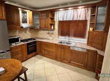 627077948_1646203936550763_4280302086317077945_n.jpg | Pronájem - dům/vila, 280 m²