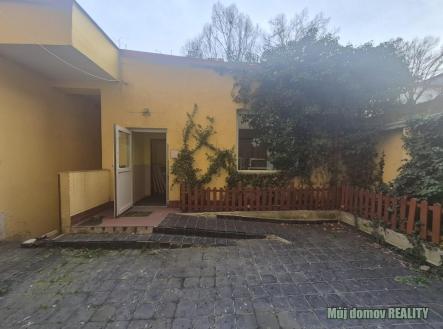 z hunuzj.jpeg | Pronájem - obchodní prostor, 300 m²