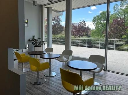 641112234_1662371301600693_3308330080824717943_n.jpg | Pronájem - kanceláře, 100 m²