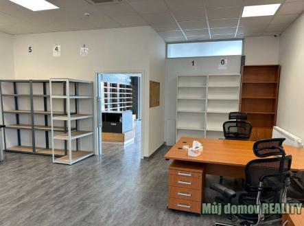 651143835_1674559723715184_6917781509626610916_n.jpg | Pronájem - obchodní prostor, 79 m²