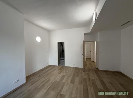 1776452204_aTNp4FxtQY.jpg | Prodej bytu, 1+1, 40 m²