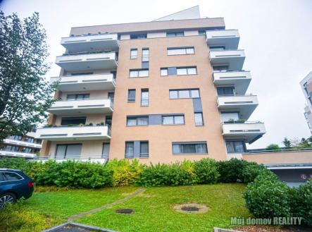 1776710747-mcklxvjzud-pohled-na-dum.jpg | Pronájem bytu, 2+kk, 56 m²