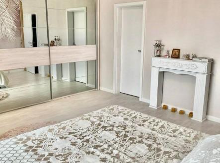 WhatsApp Image 2026-04-22 .jpeg | Pronájem bytu, 4+kk, 137 m²