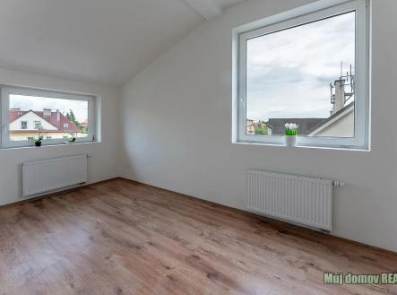 669355446_1700477477790075_5999764088705093732_n.jpg | Pronájem bytu, 2+1, 30 m²