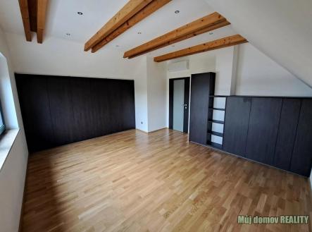 720011121_1749021289602360_1209140271518770185_n.jpg | Pronájem - dům/vila, 166 m²