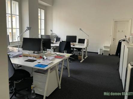 725166302_1755152255655930_4858648330222919557_n.jpg | Pronájem - kanceláře, 62 m²
