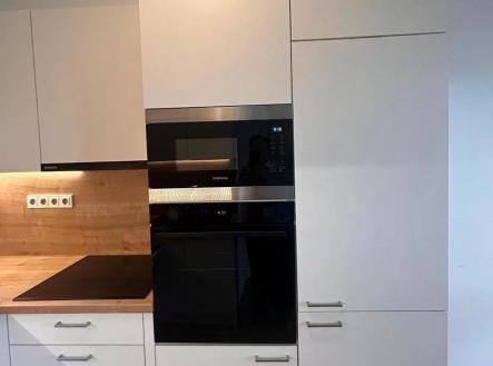 726440622_1733227631429971_5790296162117312709_n.jpg | Pronájem bytu, 2+kk, 53 m²