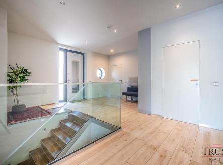 Prodej - dům/vila, 308 m²