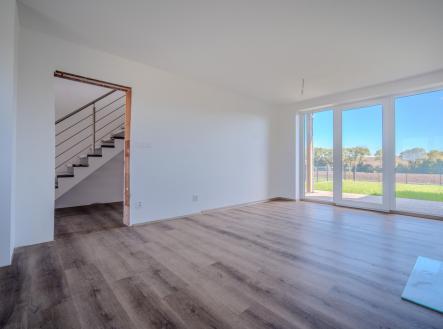 RD, 4kk, 145 m2, garáž, pozemek 385 m2, Bylany u Českého Brodu.jpg | Prodej - dům/vila, 145 m²