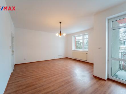 Obývací pokoj s balkónem | Prodej bytu, 2+1, 72 m²