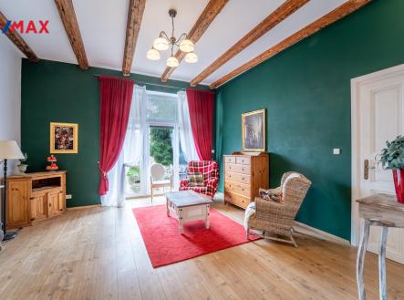 Obývací pokoj se vstupem na budoucí terasu | Prodej - dům/vila, 155 m²