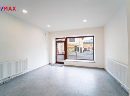 Nebytové prostory | Pronájem - obchodní prostor, 61 m²