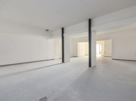 Pronájem - skladovací prostor, 140 m²