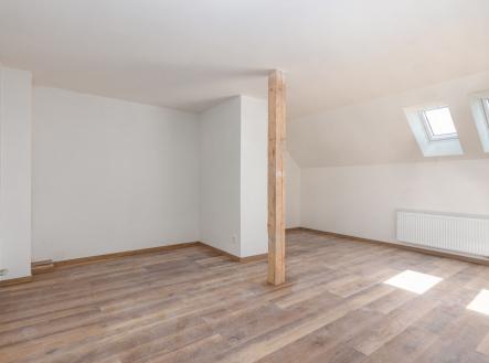 Pronájem - nájemní dům, 435 m²