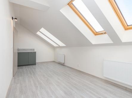 Pronájem bytu, 1+kk, 35 m²