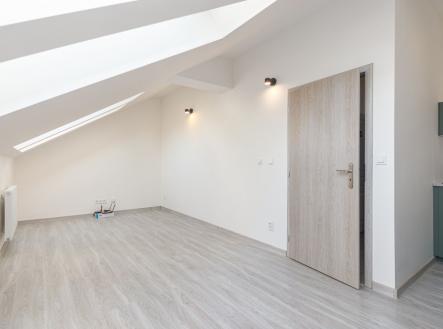 Pronájem bytu, 1+kk, 35 m²