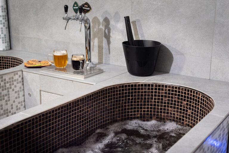 Plně vybavený komerční prostor typu SPA – 333 m², Praha 5 – Smíchov, Zborovská 19