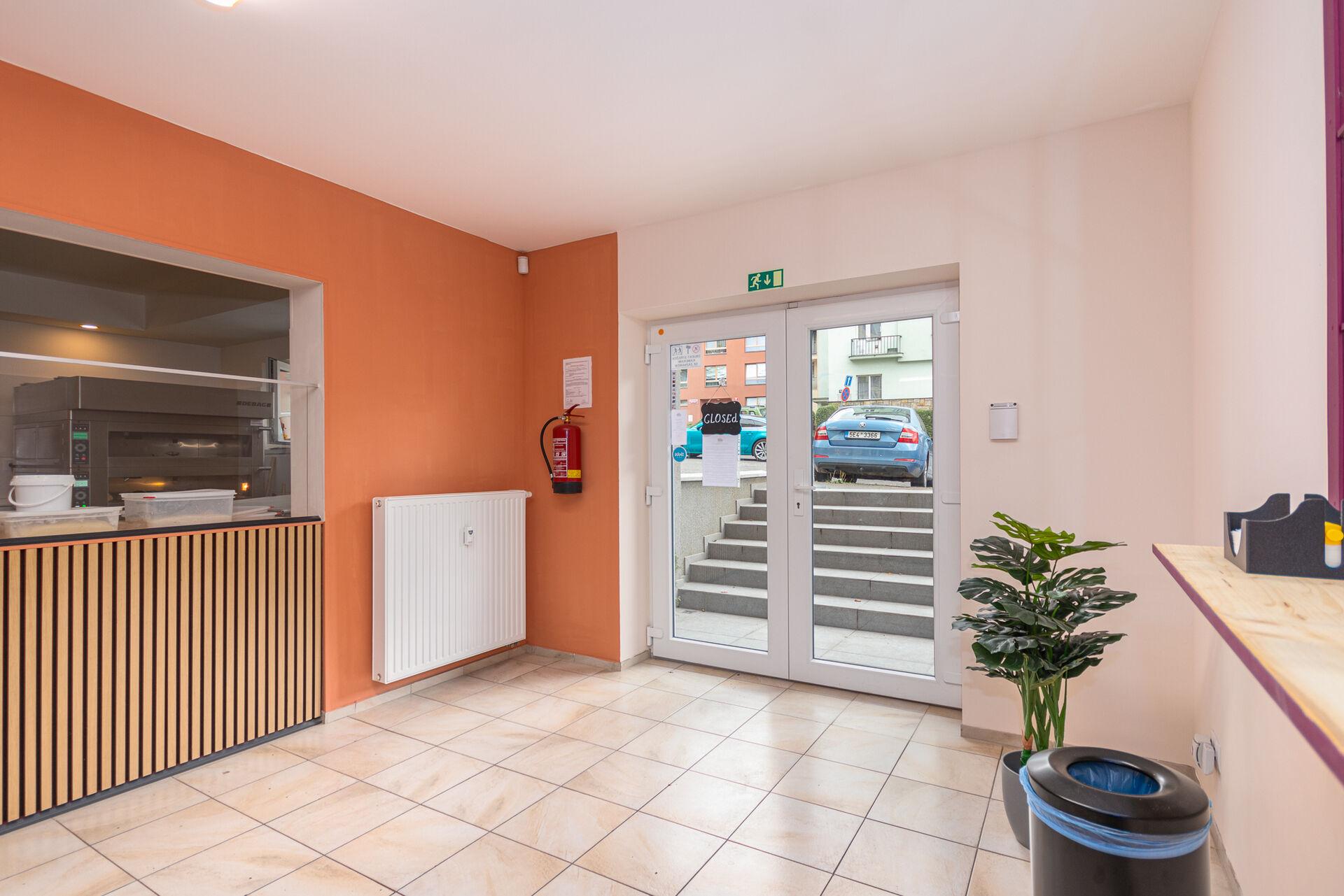 Prodej komerčního prostoru 68,5m2 se zavedenou pekárna v blízkosti Havlíčkových sadů