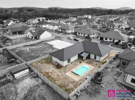 foto: 1 | Prodej - dům/vila, 203 m²