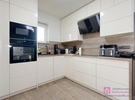 foto: 1 | Pronájem bytu, 2+1, 84 m²