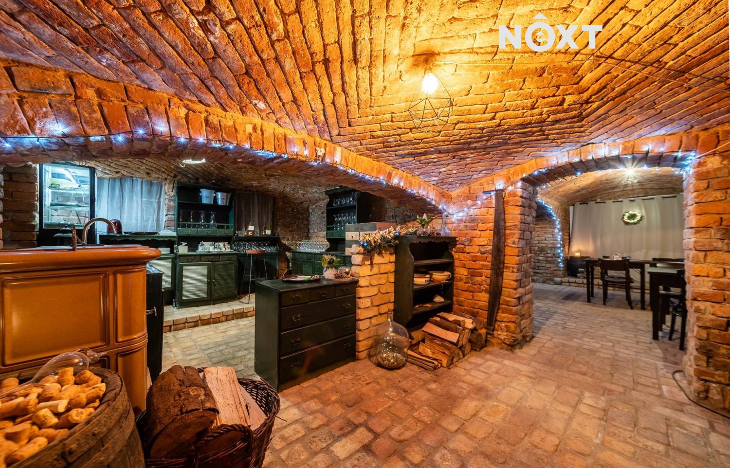 Prodej komerční Restaurace, 480㎡