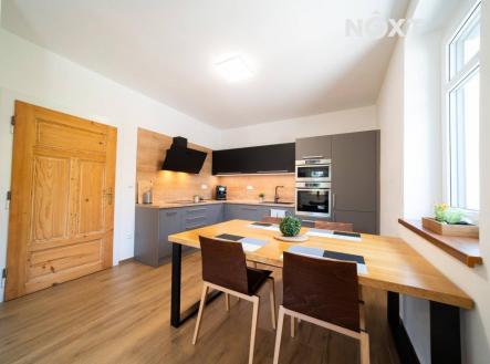 Prodej - komerční objekt, jiný, 900 m²