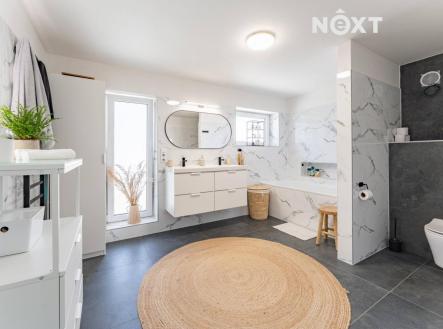 Prodej - dům/vila, 324 m²