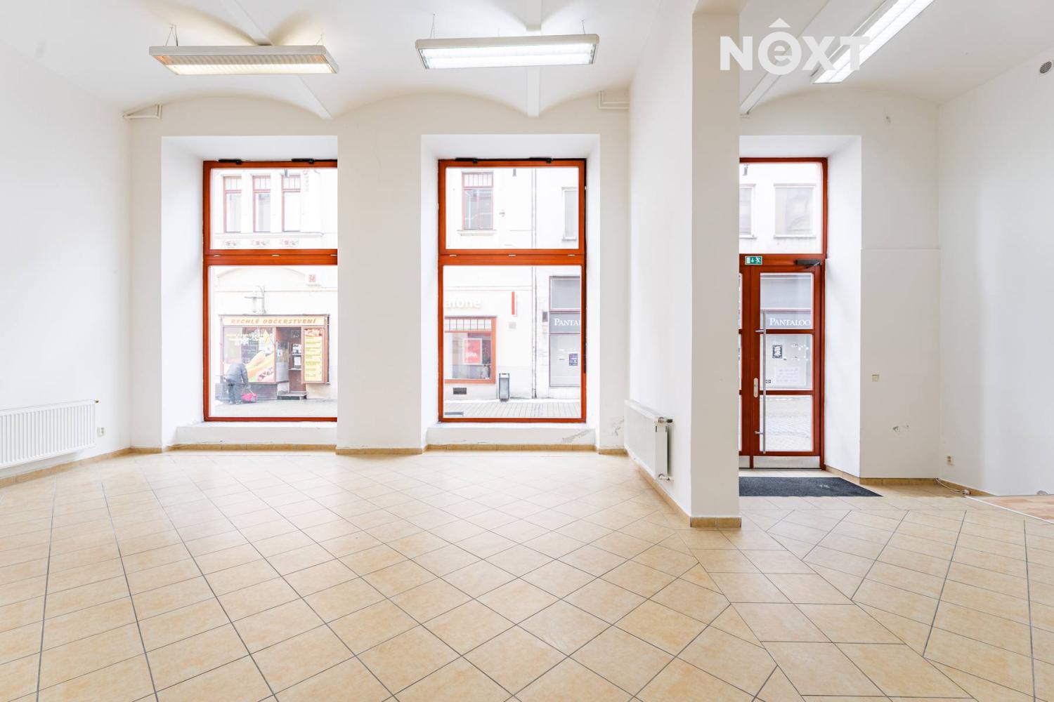 Pronájem komerční Obchodní prostory, 116㎡