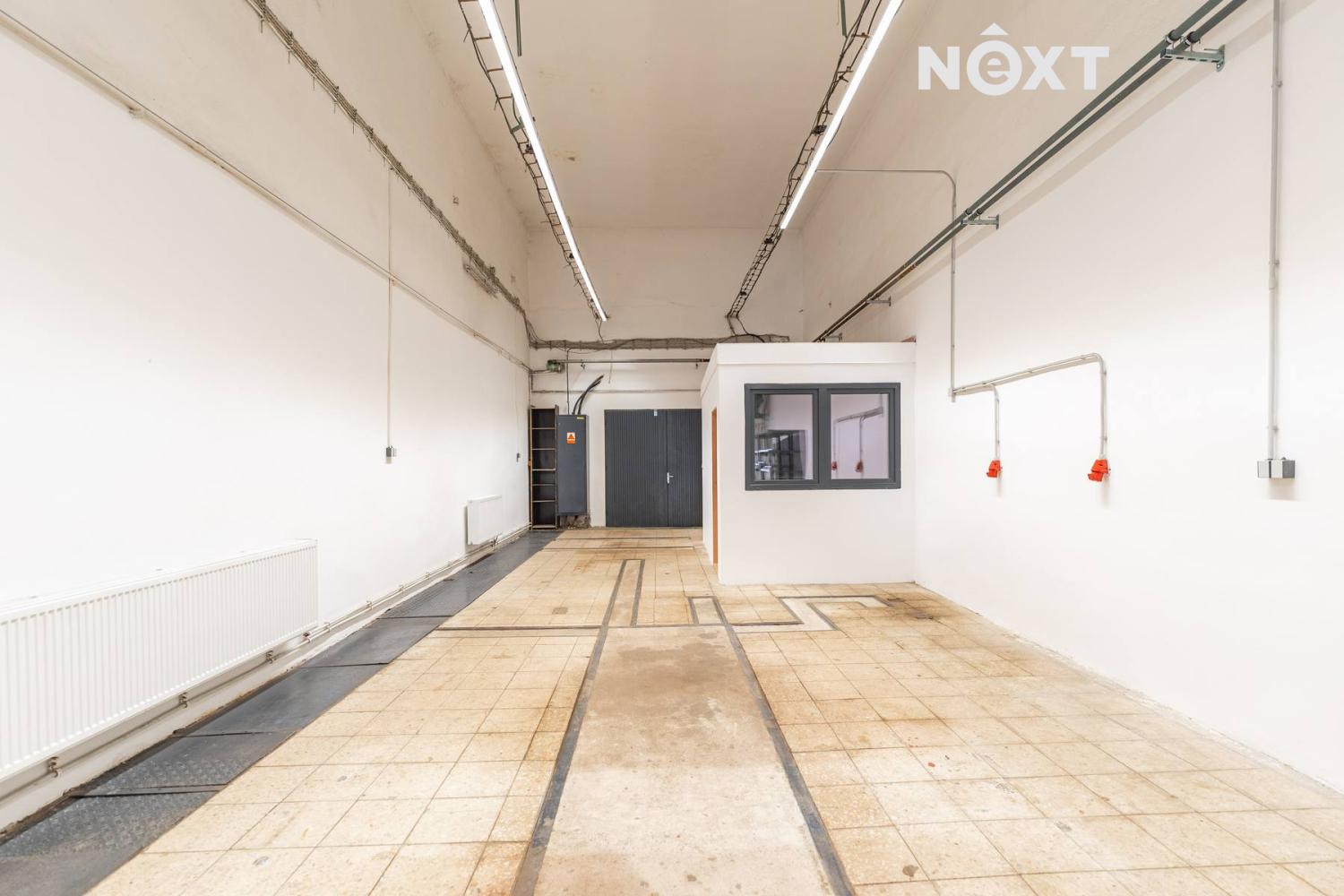 Pronájem komerční Sklady, 232㎡