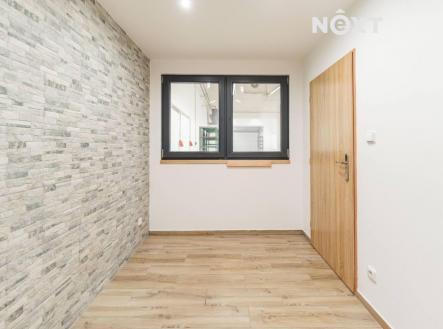 Pronájem - komerční objekt, sklad, 400 m²