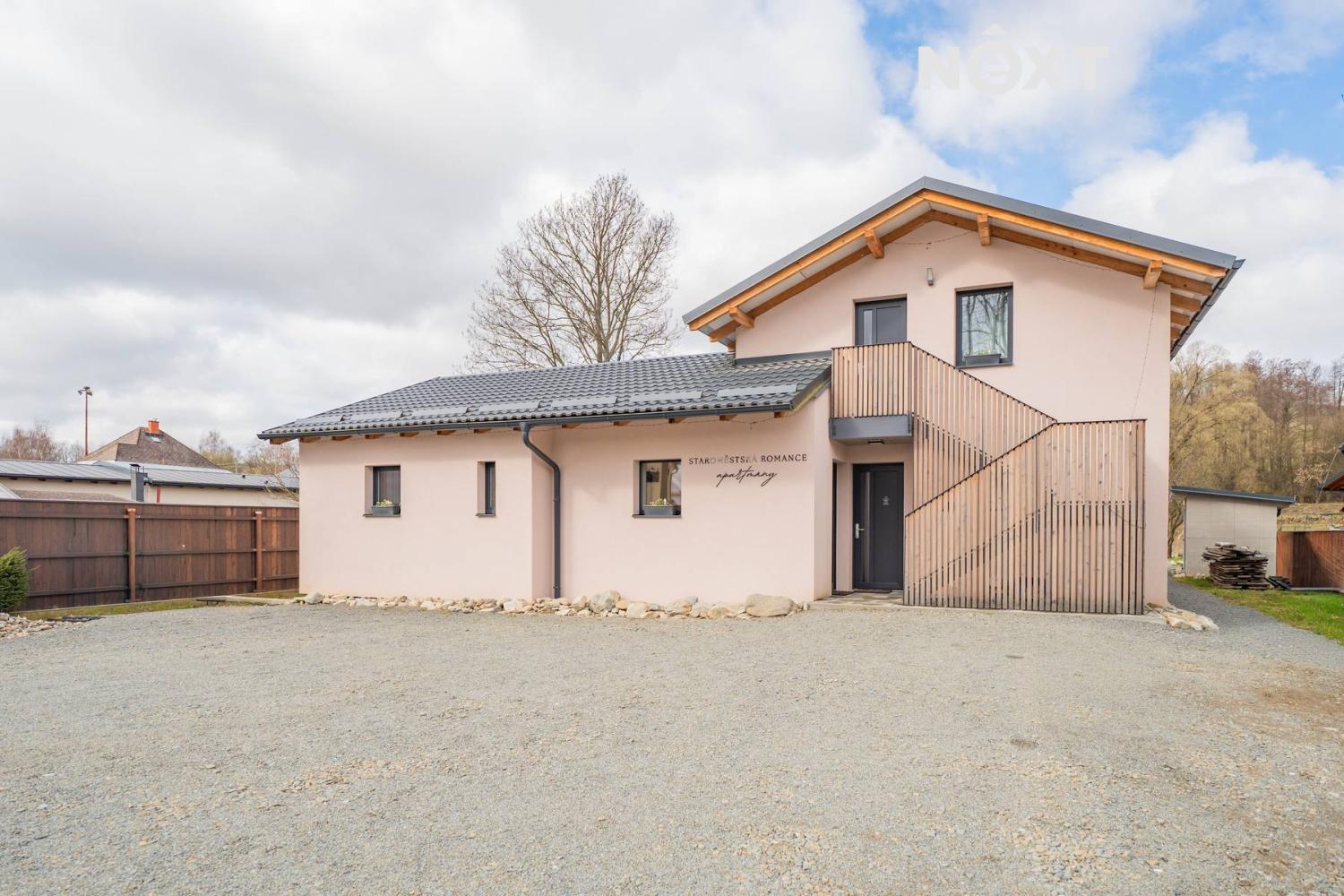 Prodej komerční Apartmány, 197㎡