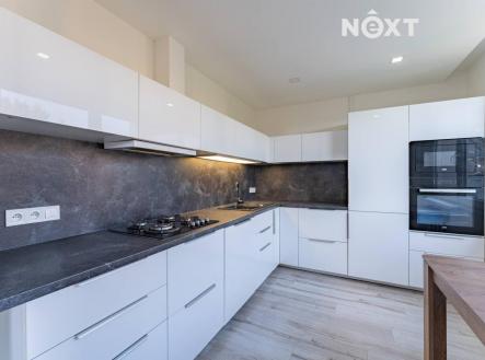 Pronájem bytu, 3+1, 77 m²