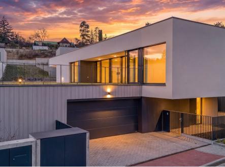 . | Prodej - dům/vila, 220 m²