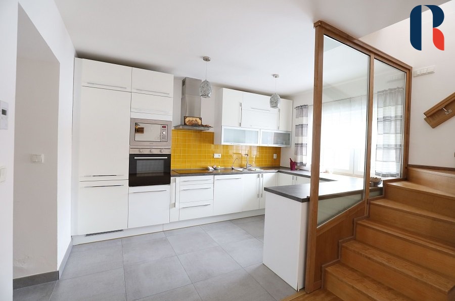 Pohled z obývací části pokoje