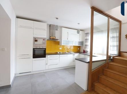 Pohled z obývací části pokoje | Prodej - dům/vila, 97 m²