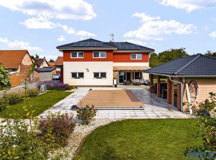 Prodej - dům/vila, 307 m²