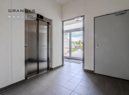 sifarska-foto-final-17.jpg | Prodej - malý objekt/garáž