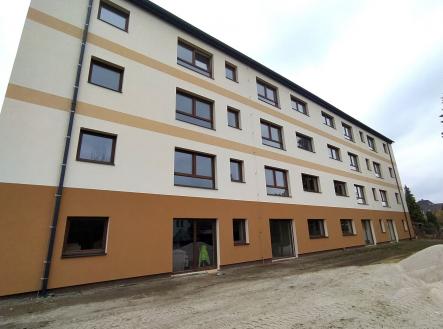 Pohled na dům | Prodej bytu, 2+kk, 53 m²