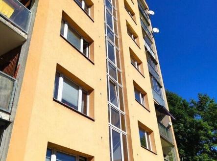 Pohled na dům | Pronájem bytu, 2+kk, 43 m²