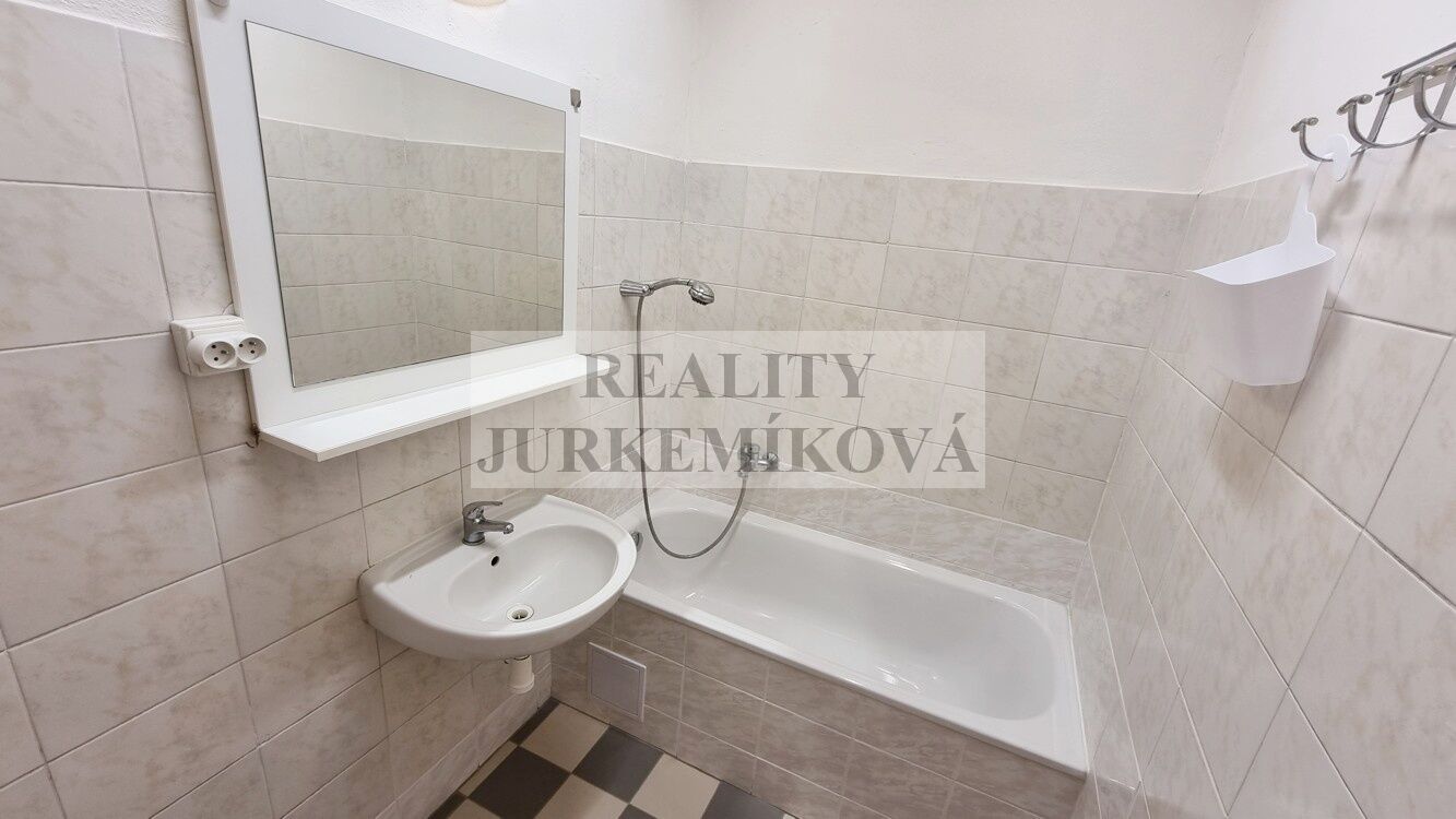 Pronájem bytu 1+1, kompletně zařízený, Rudolfovská tř., České Budějovice