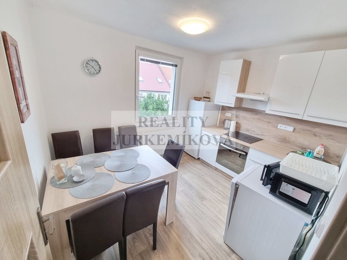 Prodej zrekonstruovaného RD se třemi bytovými jednotkami a zahradou – Černá v Pošumaví