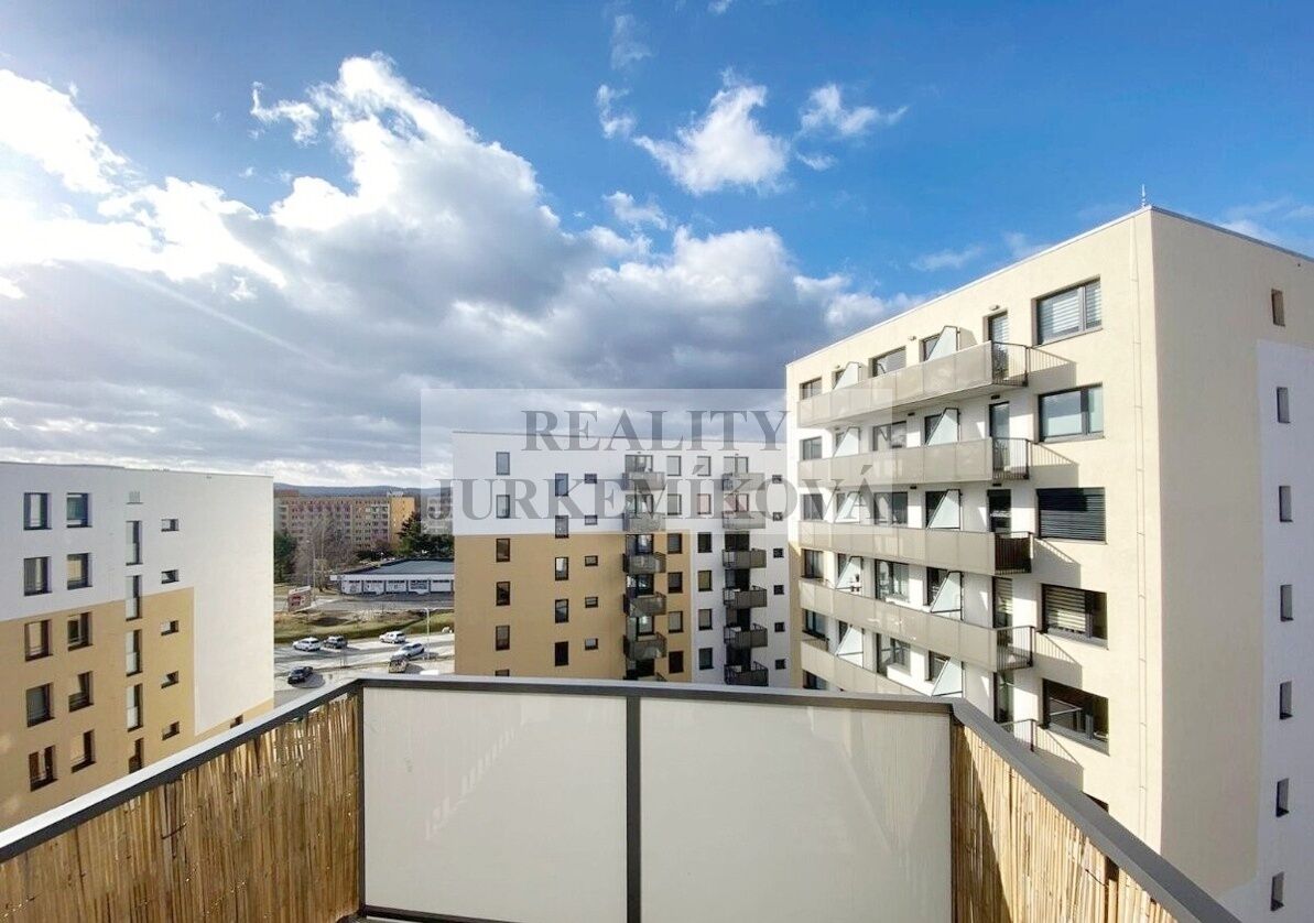 Pronájem bytu 1+kk s balkonem a parkovacím stáním – Nová Vltava, České Budějovice