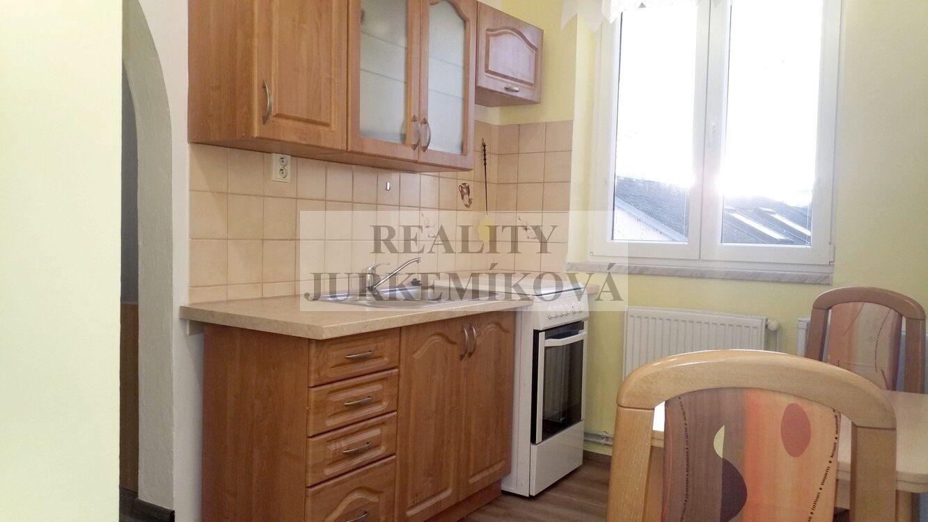 Pronájem bytu 1+kk – Husova třída, České Budějovice